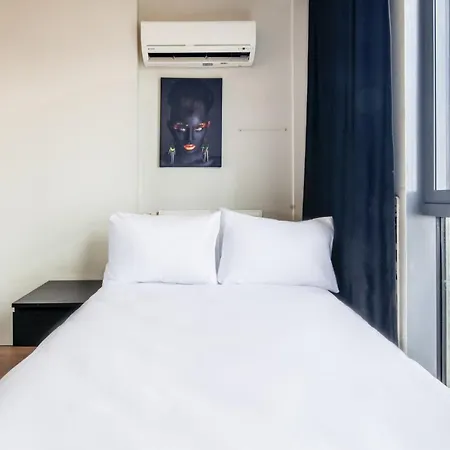 Flat With Amazing View In Atasehir Apartman