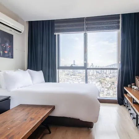 Flat With Amazing View In Atasehir Apartman